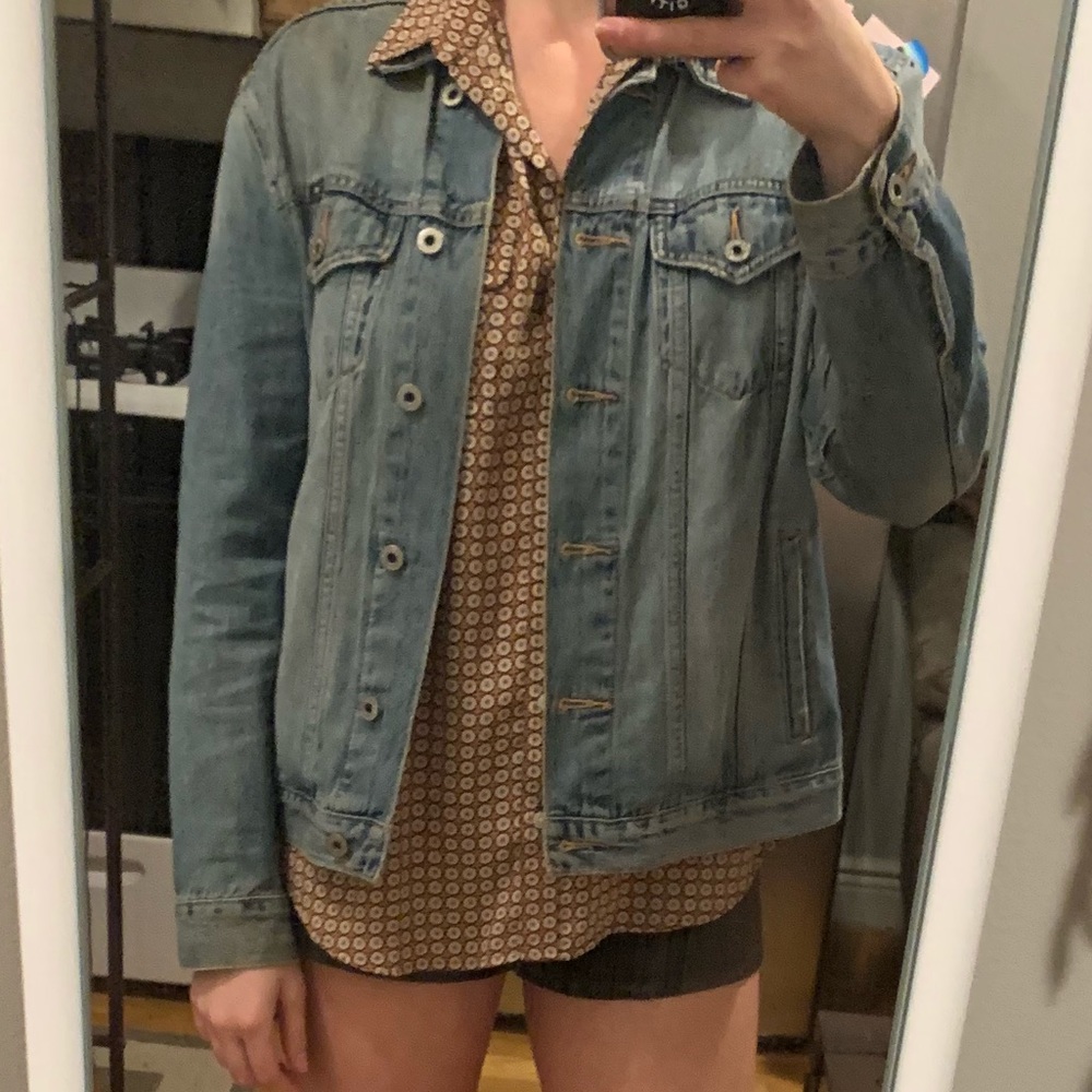 Jean jacket. Very good condition. Wardrobe staple